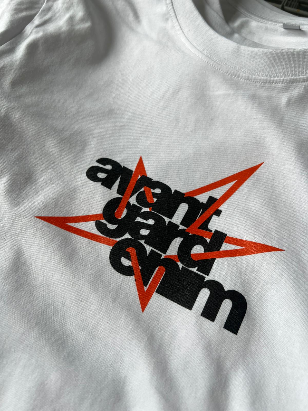 AVANTGARDENIM Shirt mit orangefarbenem Artwork | SOKAREWORKS